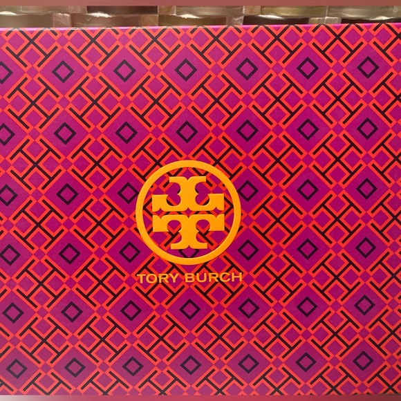 Tory Burch Women Raffa leather Loafer,Brand new with box and Dust bag. - Picture 2 of 7